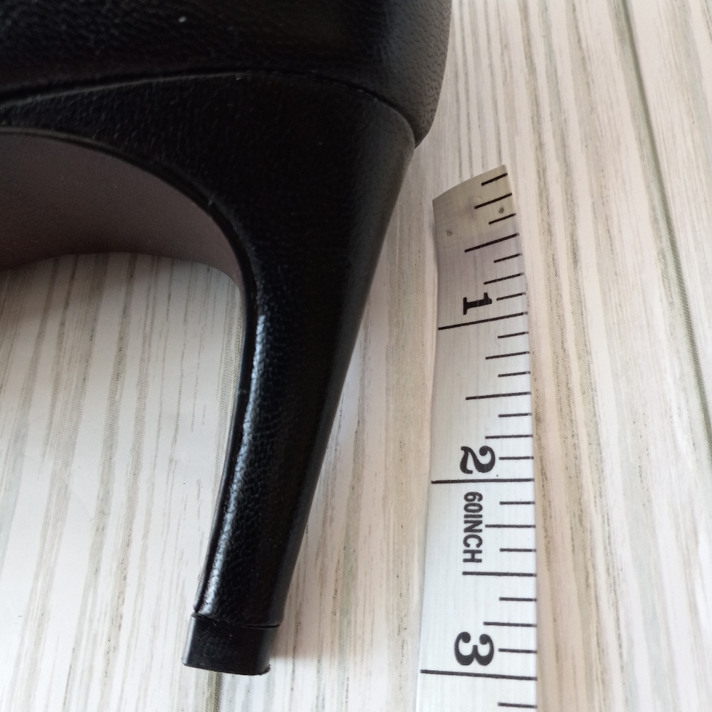 Cole Haan Classic Leather Heel Pump - Picture 4 of 9